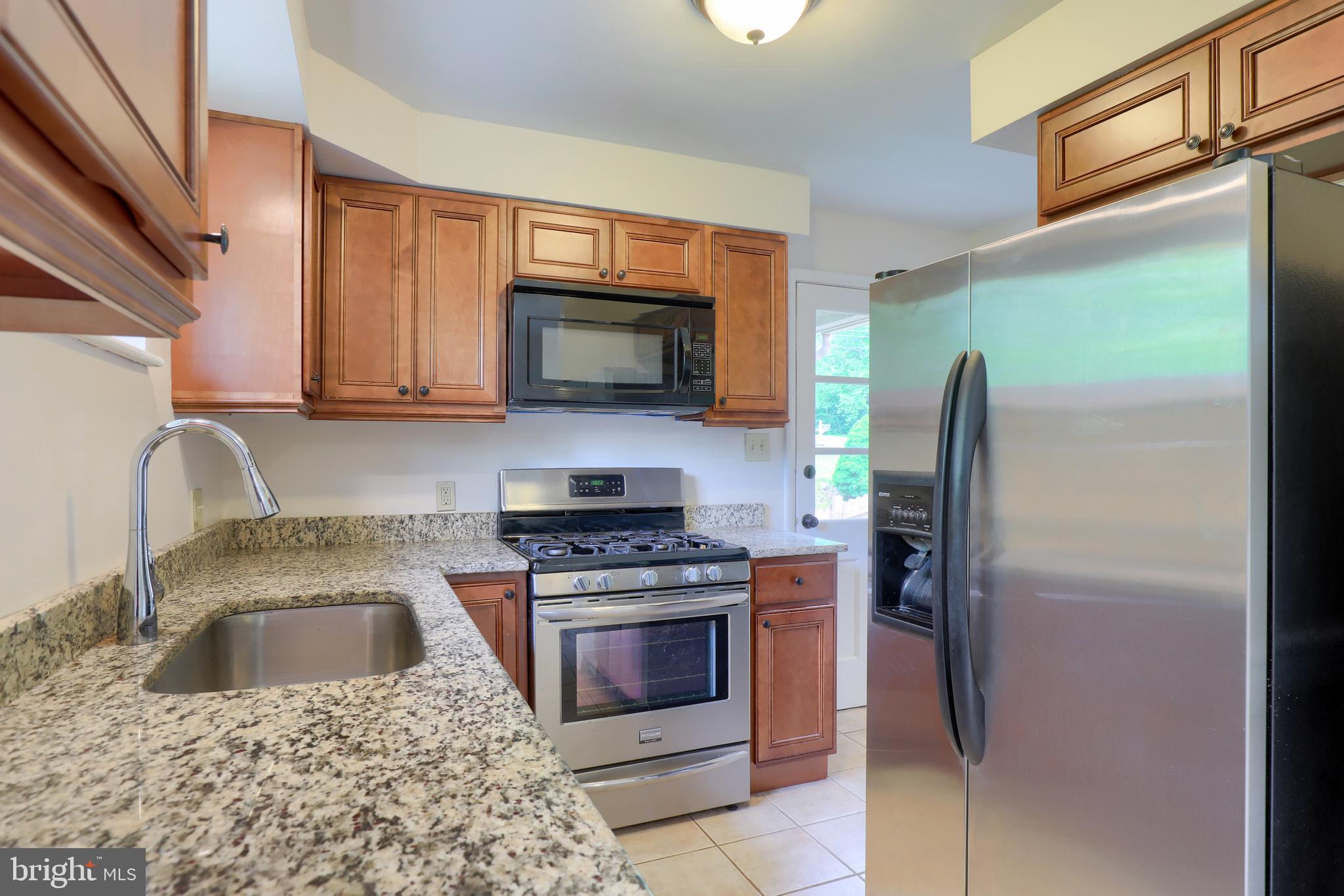 408 Locust Road York, PA 17403 - Photo 7 of 23