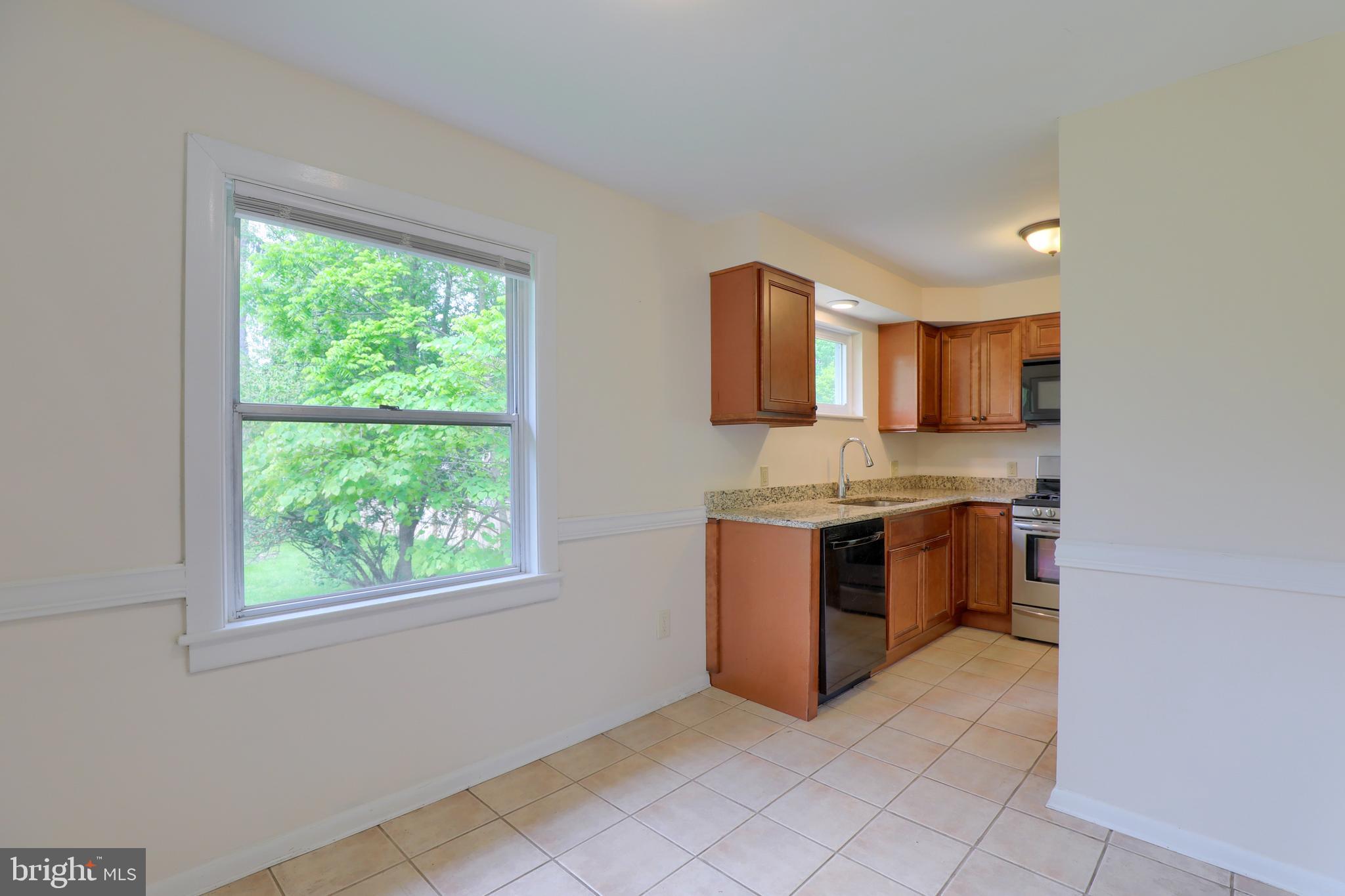 408 Locust Road York, PA 17403 - Photo 9 of 23