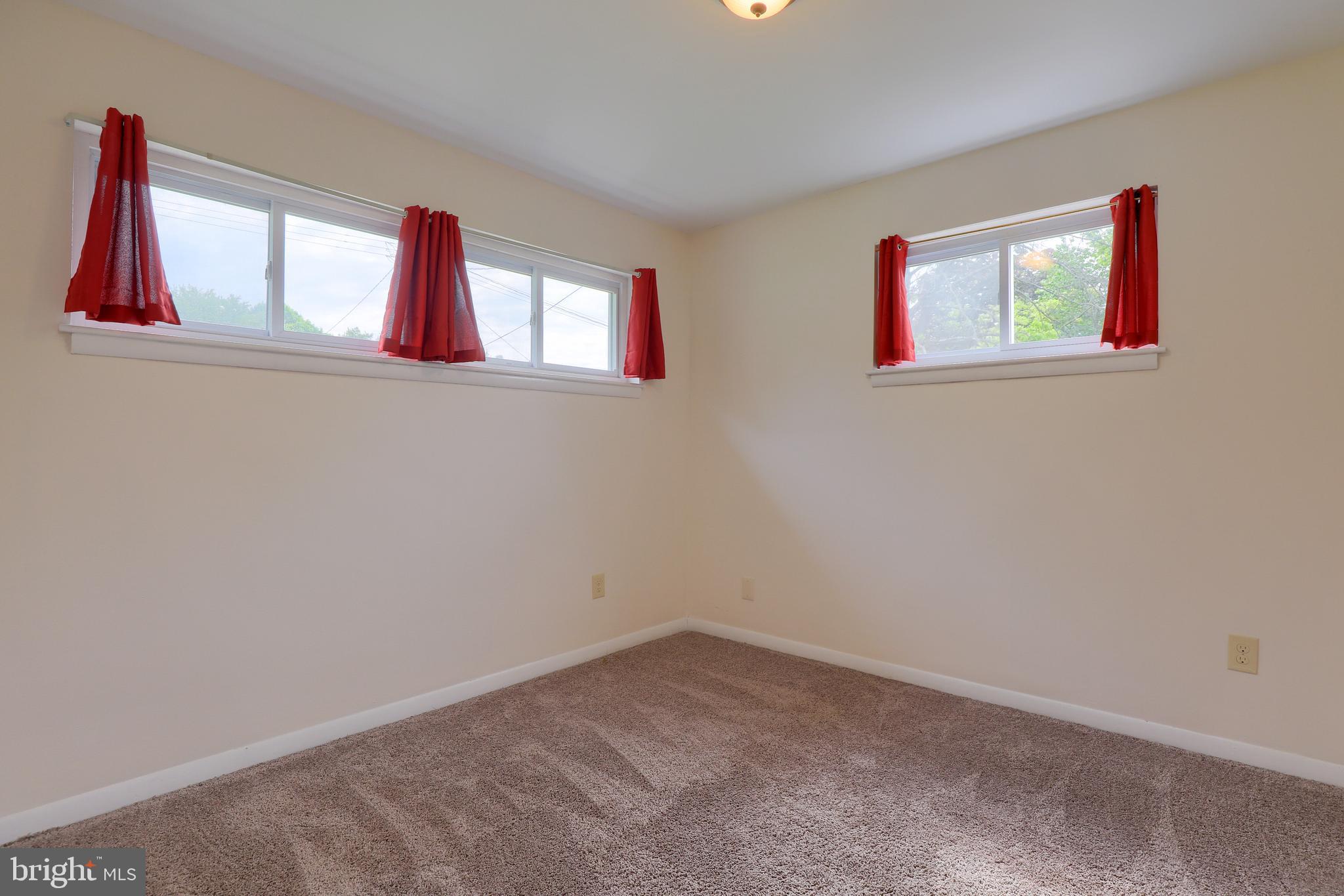 408 Locust Road York, PA 17403 - Photo 10 of 23