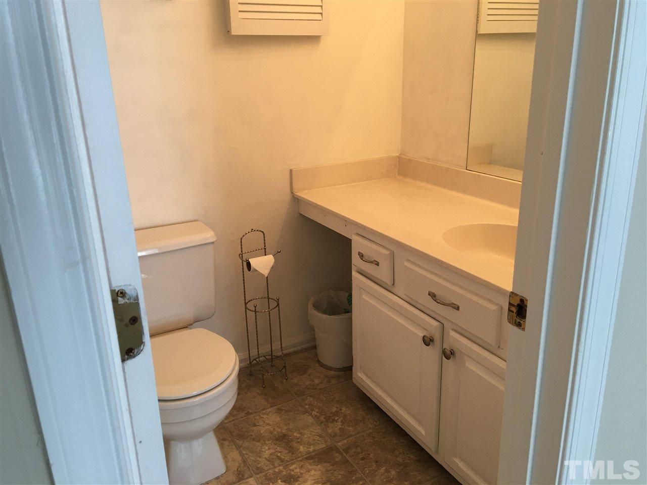 2420 Mapleton Lane Raleigh, NC 27613 - Photo 5 of 20 Gallery Image 5