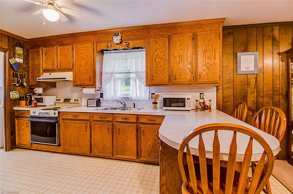 586 Clark Road Linwood, NC 27299 - Photo 11 of 30 Gallery Image 11