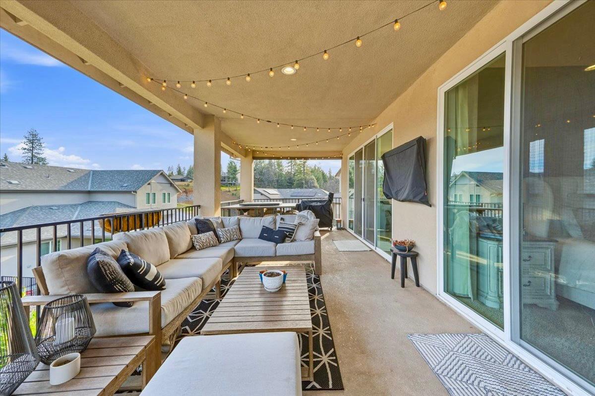 508 Chase Court Colfax, CA 95713 - Photo 26 of 34 a living room with furniture