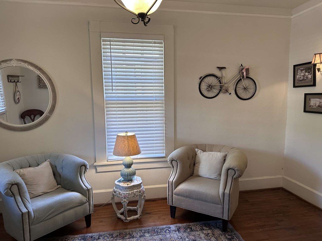 443 2nd Avenue Columbus, GA 31901 - Photo 4 of 20 a living room with furniture and a window