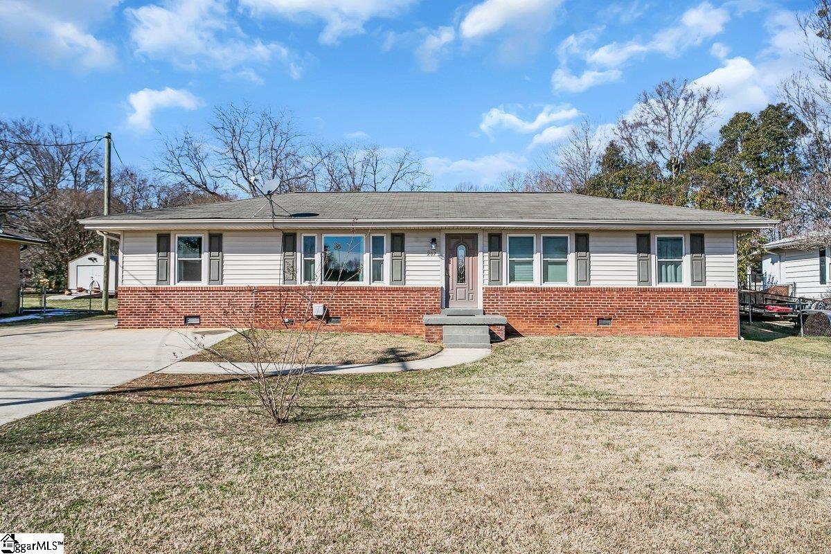 207 East Marion Road Greenville, SC 29617 - Photo 1 of 24 Gallery Image 1