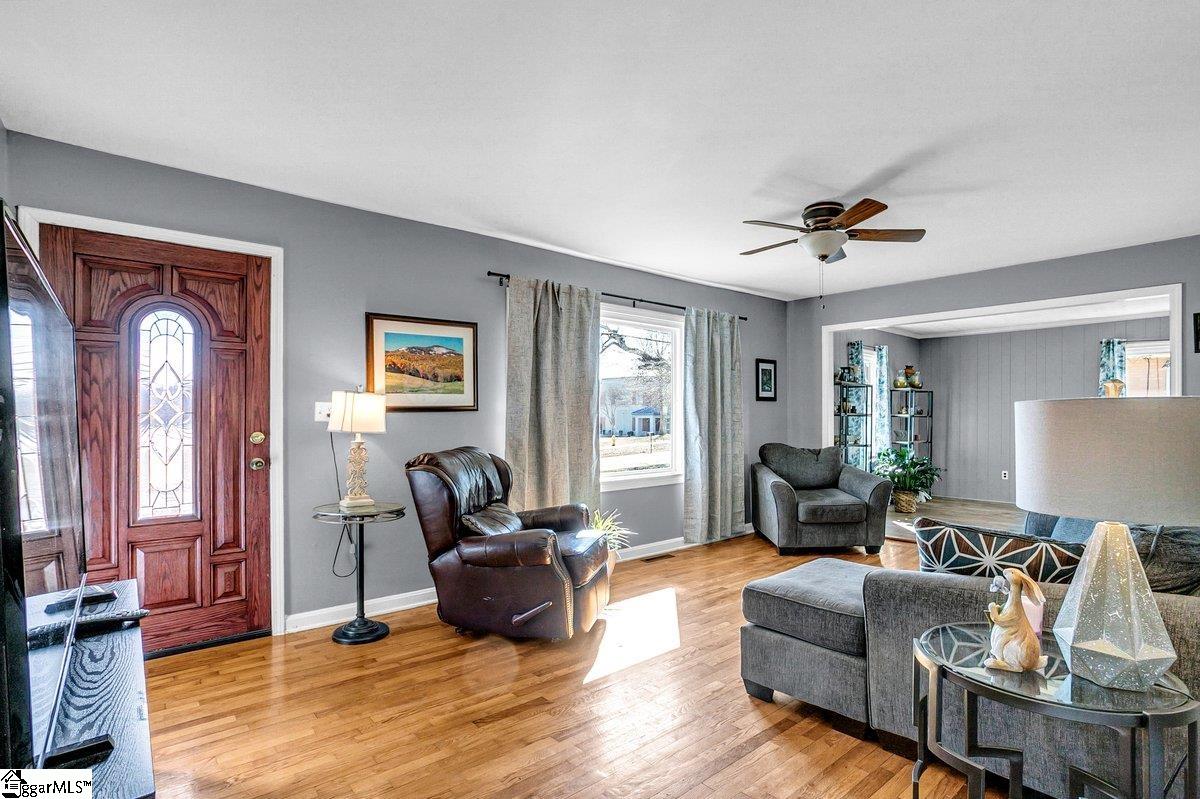 207 East Marion Road Greenville, SC 29617 - Photo 3 of 24 Gallery Image 3