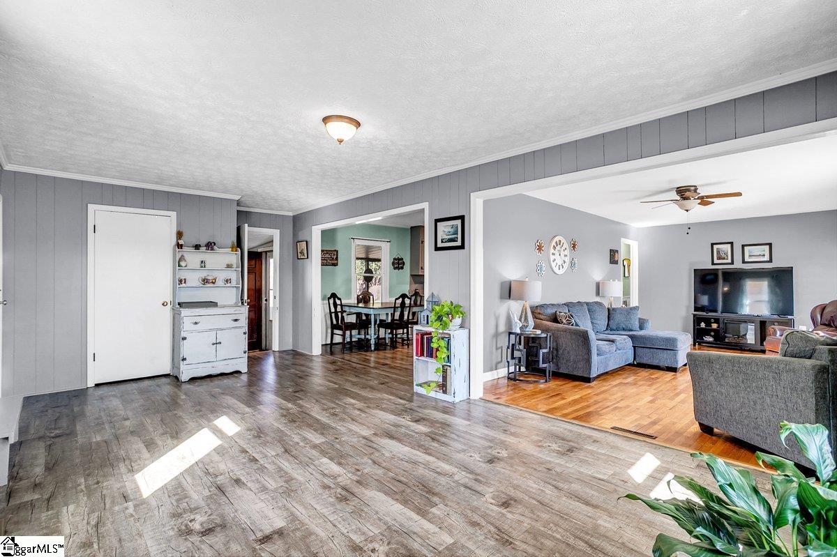 207 East Marion Road Greenville, SC 29617 - Photo 4 of 24 Gallery Image 4