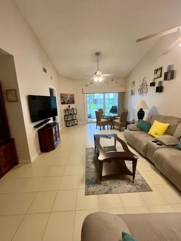 $294,500 | 3841 Island Club Circle East, Lake Worth, FL 33462