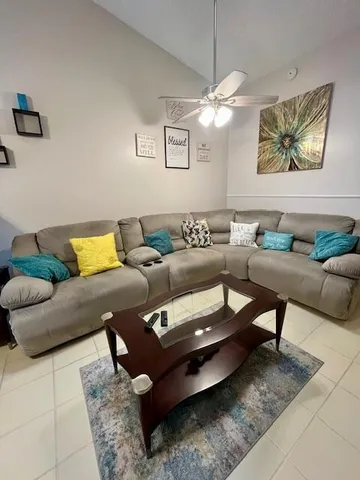 $294,500 | 3841 Island Club Circle East, Lake Worth, FL 33462