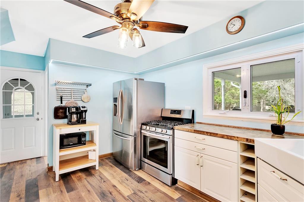 5608 Meridian Road Gibsonia, PA 15044 - Photo 4 of 17 Gallery Image 4