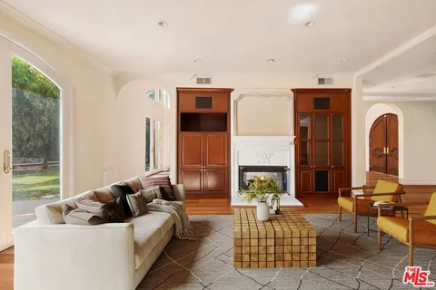 $2,499,000 | 4755 Vanalden Avenue, Tarzana, CA 91356