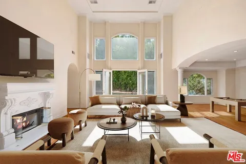 $2,499,000 | 4755 Vanalden Avenue, Tarzana, CA 91356