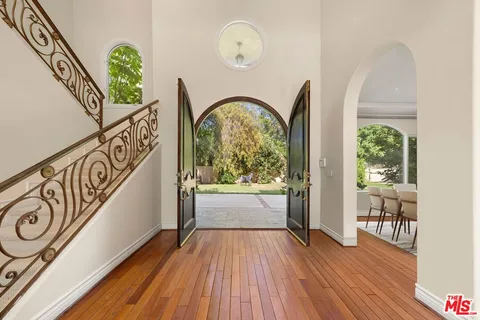 $2,499,000 | 4755 Vanalden Avenue, Tarzana, CA 91356