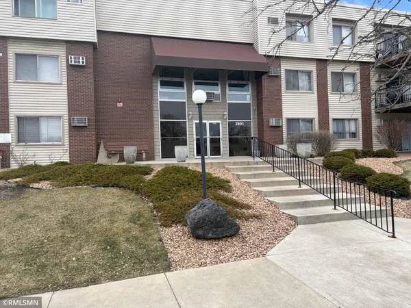 $175,500 | 2801 Flag Avenue North, Unit 323, New Hope, MN 55427