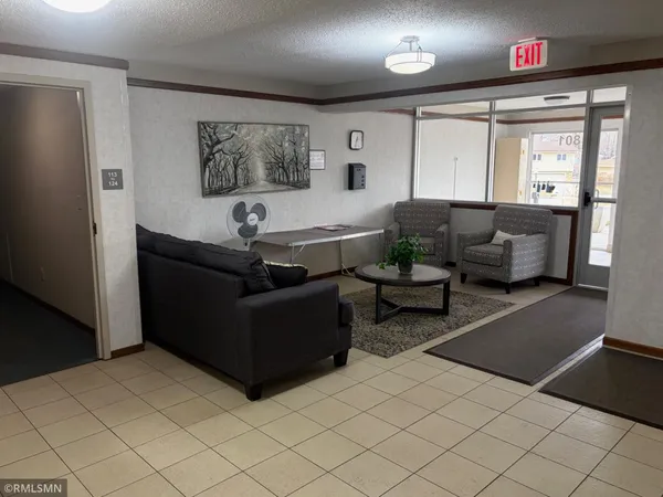 $175,500 | 2801 Flag Avenue North, Unit 323, New Hope, MN 55427