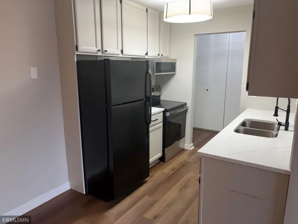 $175,500 | 2801 Flag Avenue North, Unit 323, New Hope, MN 55427