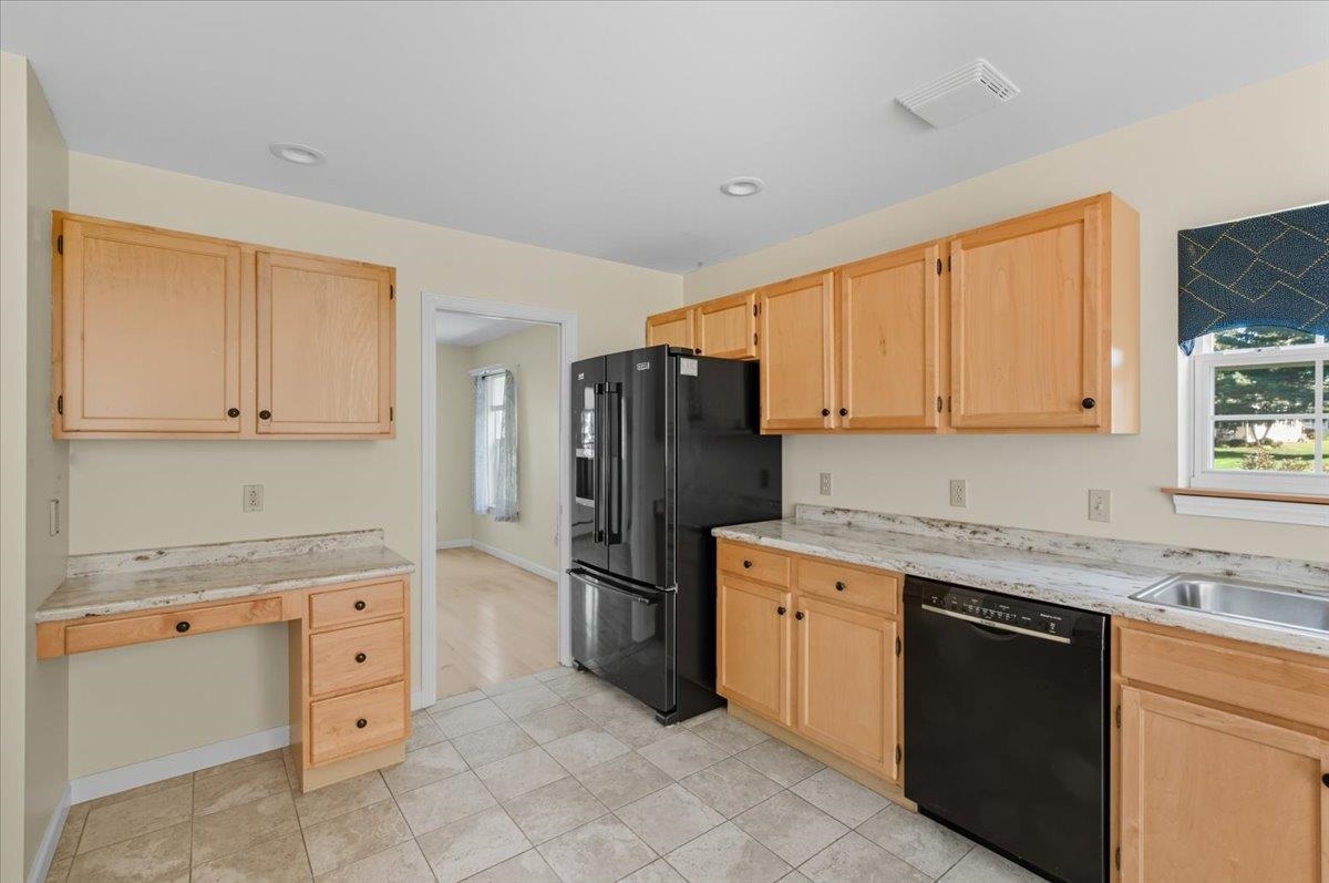 23 Stone Drive Colchester, VT 05446 - Photo 14 of 60