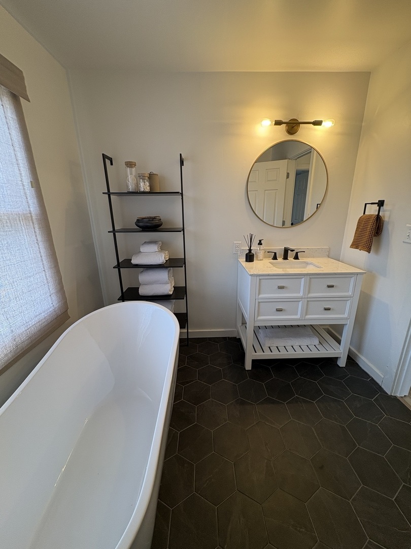 1124 North Clark Lane Elizabeth, IL 61028 - Photo 15 of 50 a room with a washing machine and mirror