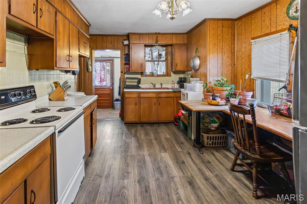 908 Locust Carrollton, IL 62016 - Photo 11 of 32