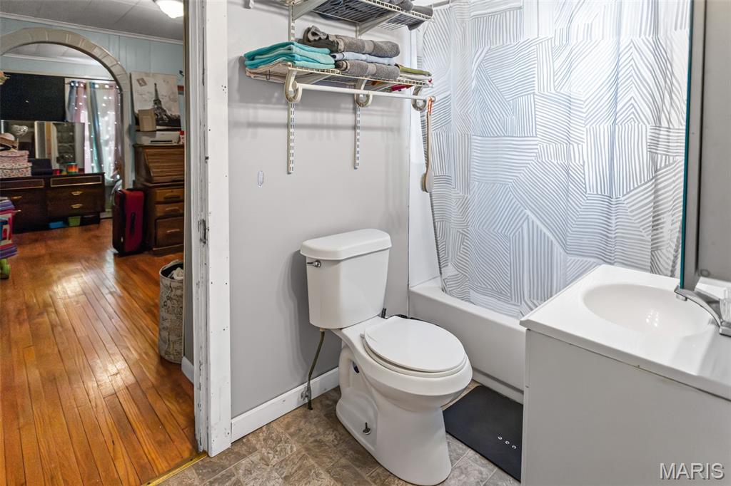 908 Locust Carrollton, IL 62016 - Photo 19 of 32