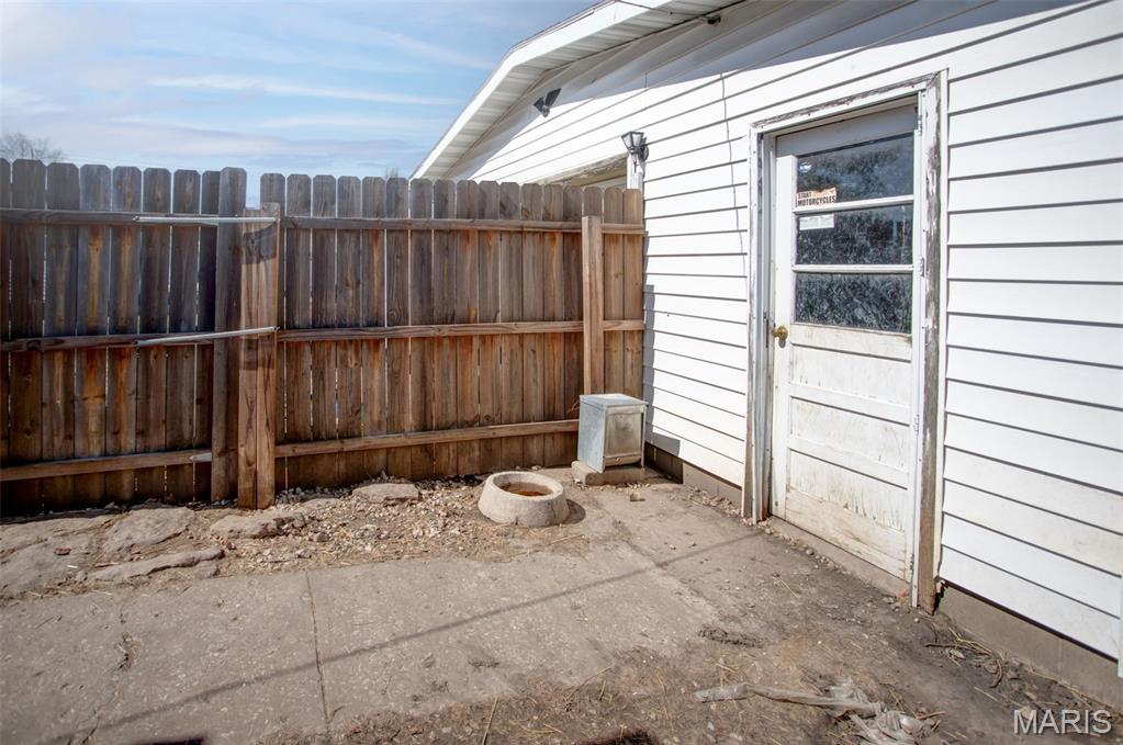 908 Locust Carrollton, IL 62016 - Photo 27 of 32