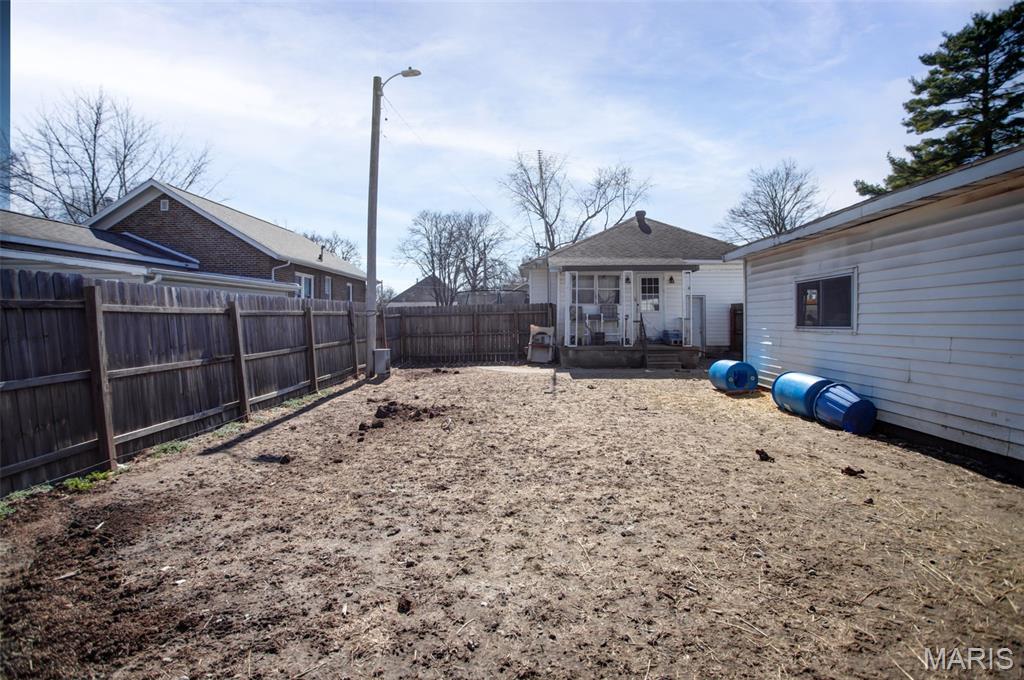 908 Locust Carrollton, IL 62016 - Photo 28 of 32