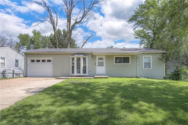 $240,000 | 8516 Barnett Avenue, Kansas City, KS 66112