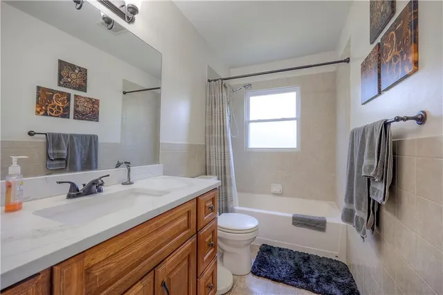 $240,000 | 8516 Barnett Avenue, Kansas City, KS 66112