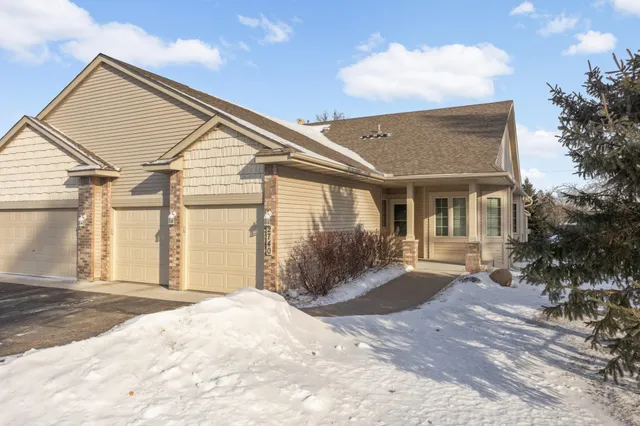 $375,000 | 2740 Park View Court, Little Canada, MN 55117