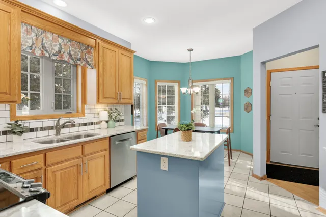 $375,000 | 2740 Park View Court, Little Canada, MN 55117