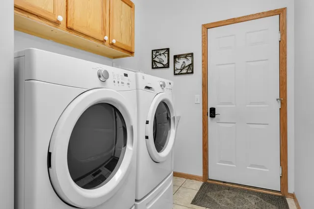 $375,000 | 2740 Park View Court, Little Canada, MN 55117