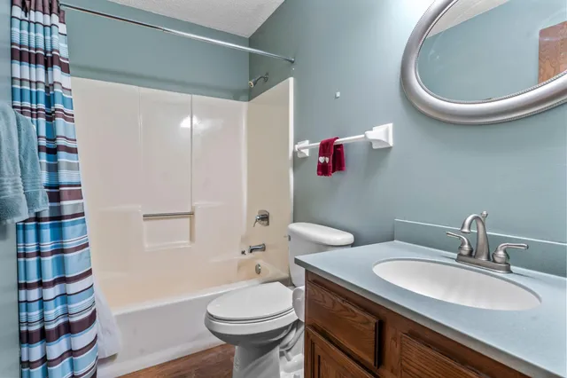 $174,900 | 10600 43rd Avenue North, Unit 203, Plymouth, MN 55442