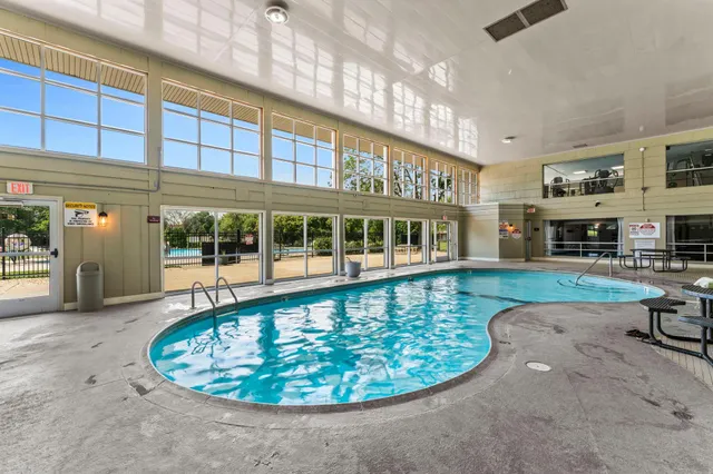 $174,900 | 10600 43rd Avenue North, Unit 203, Plymouth, MN 55442