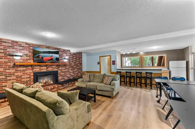 $174,900 | 10600 43rd Avenue North, Unit 203, Plymouth, MN 55442