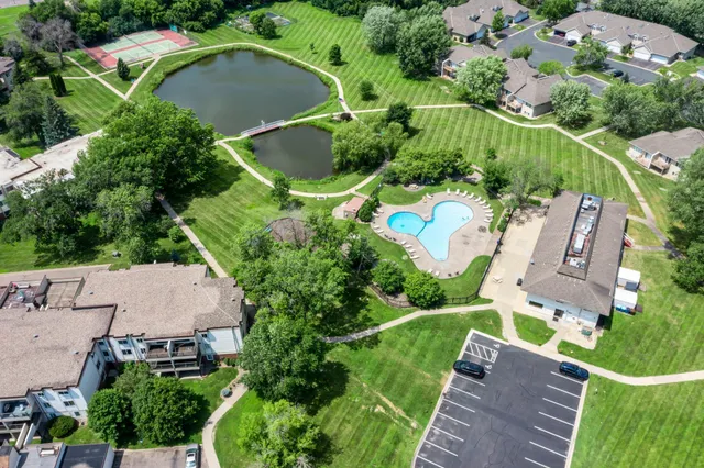 $174,900 | 10600 43rd Avenue North, Unit 203, Plymouth, MN 55442