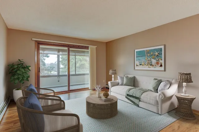 $174,900 | 10600 43rd Avenue North, Unit 203, Plymouth, MN 55442