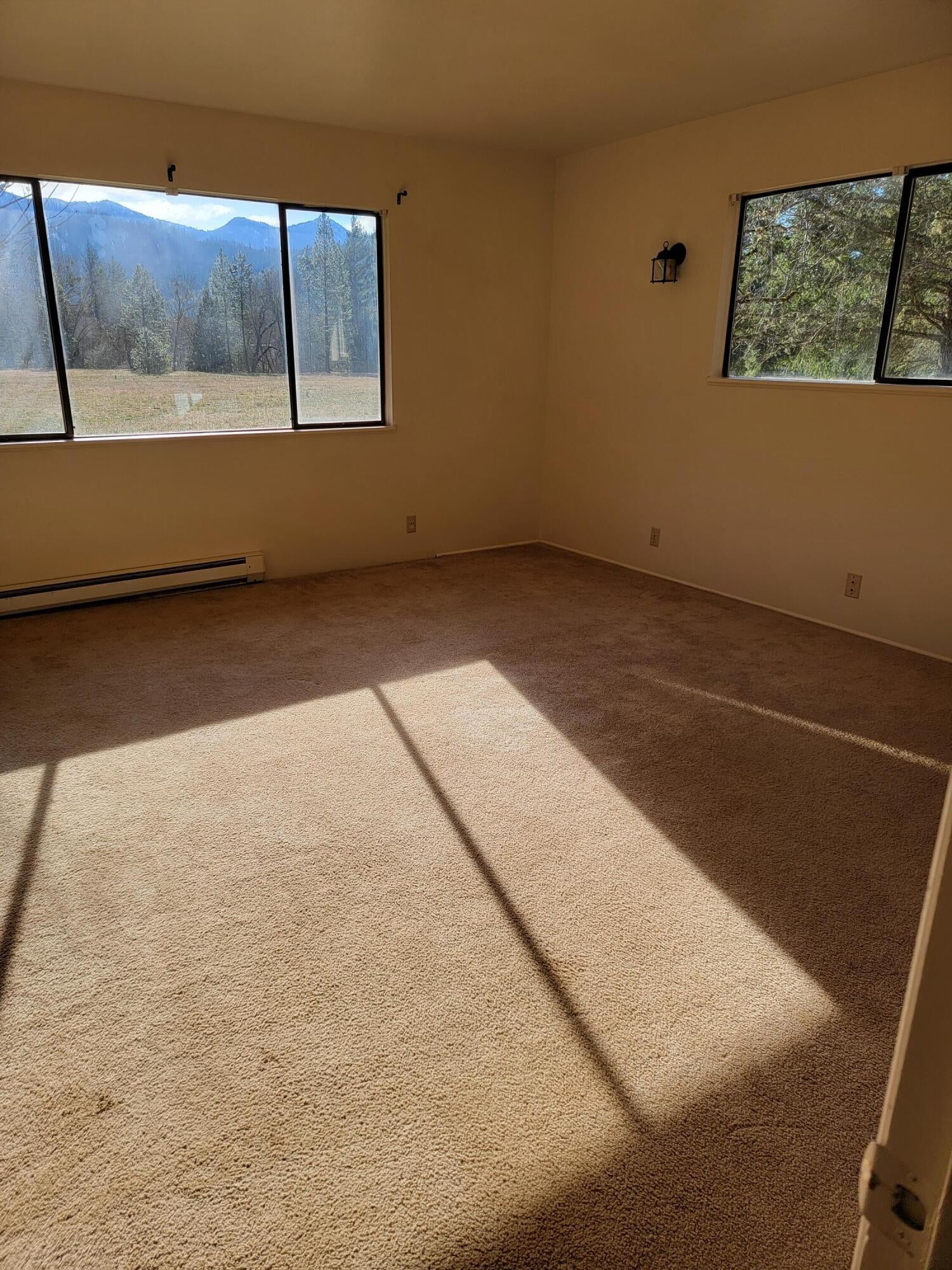 4154 Deer Creek Road Selma, OR 97538 - Photo 27 of 45 Primary bedroom