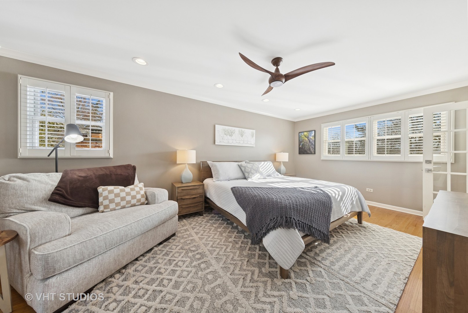 914 Warrenville Road Wheaton, IL 60189 - Photo 17 of 35