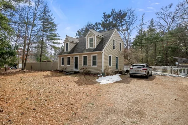 $589,000 | 1 Jennifer Lane, Carver, MA 02330