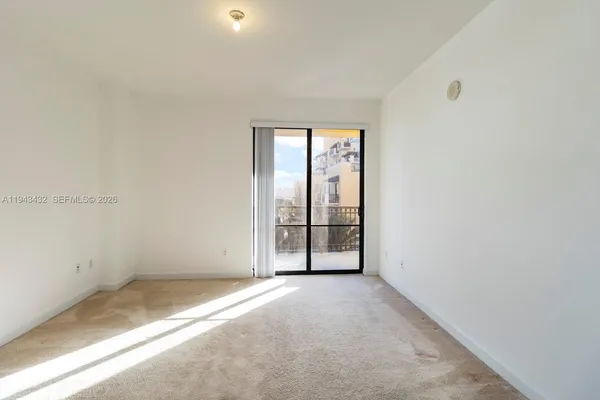 $3,000 | 8395 Southwest 73rd Avenue, Unit 528, Miami, FL 33143