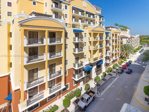 $3,000 | 8395 Southwest 73rd Avenue, Unit 528, Miami, FL 33143