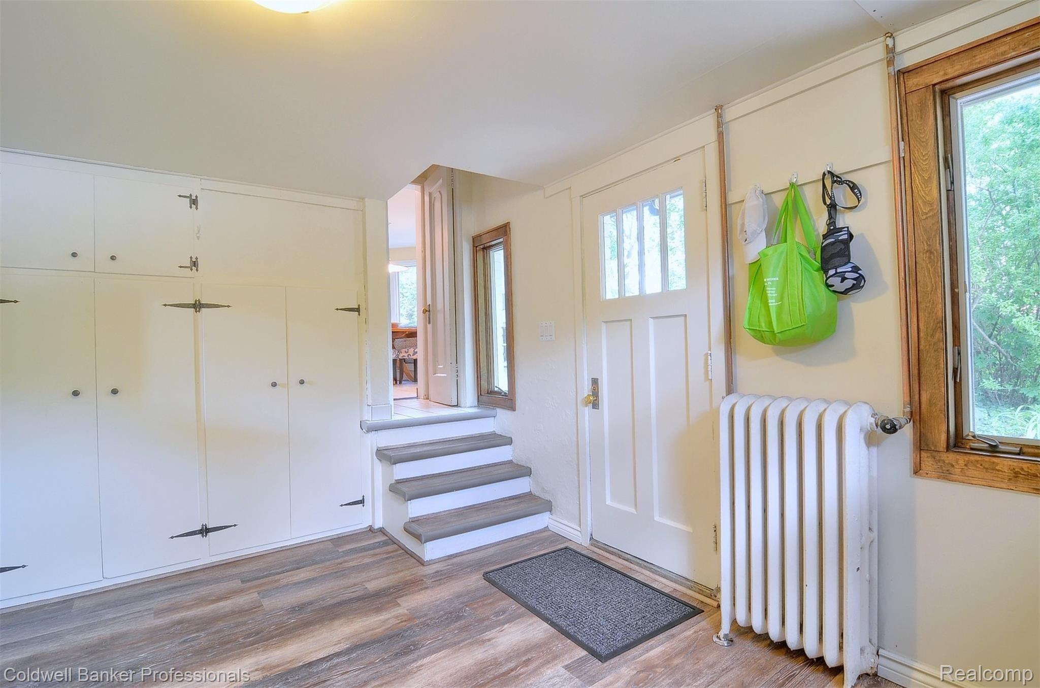 391 Cranbrook Road Bloomfield Hills, MI 48301 - Photo 14 of 35 4-2nd Foyer.jpg