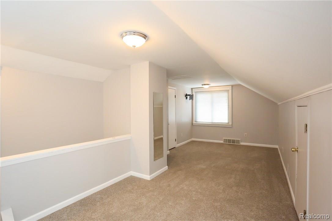 2153 Rosemont Road Berkley, MI 48072 - Photo 13 of 33 Rosemont -12.jpg