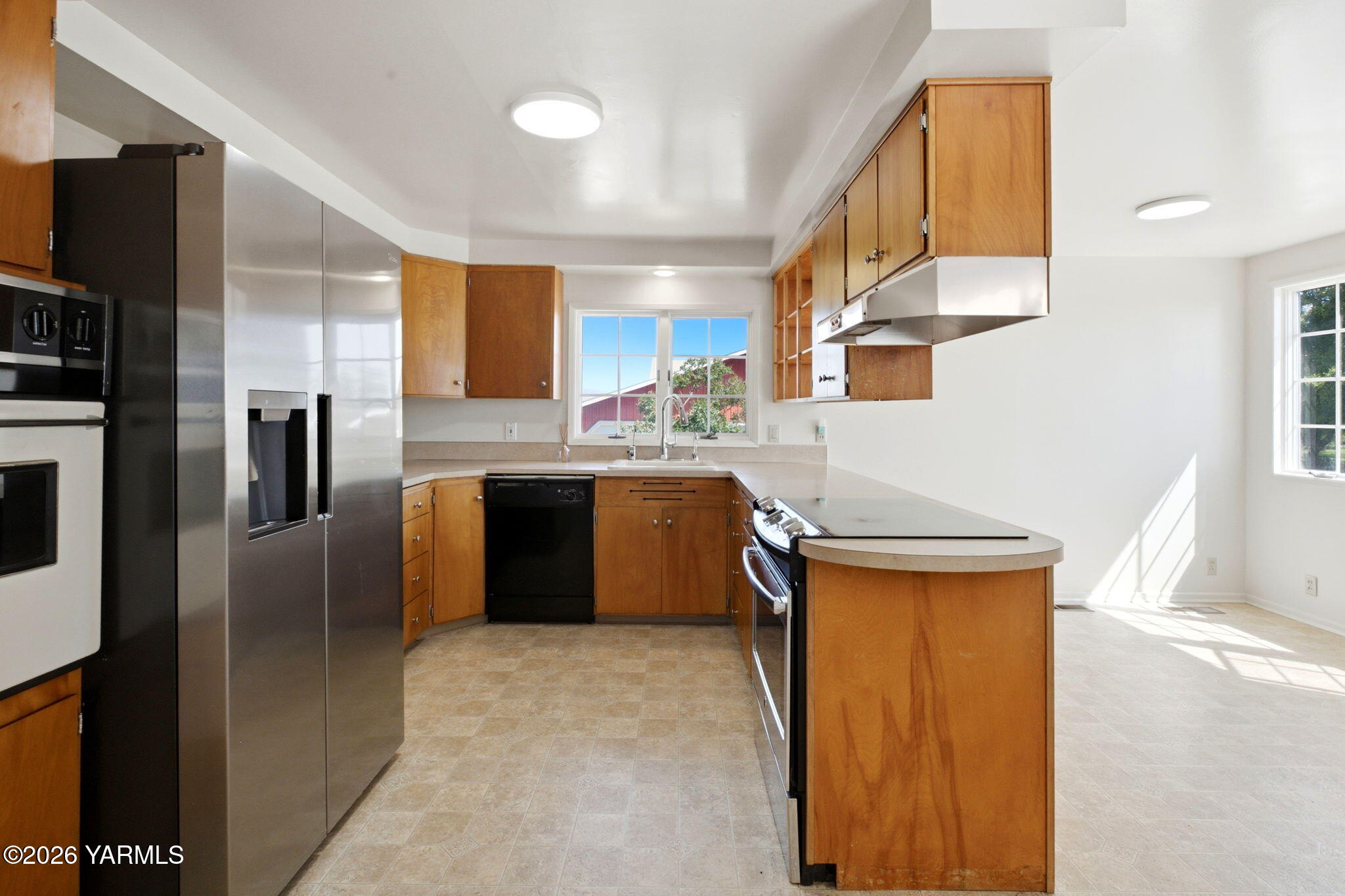 12505 Occidental Road Yakima, WA 98908 - Photo 17 of 43 Kitchen