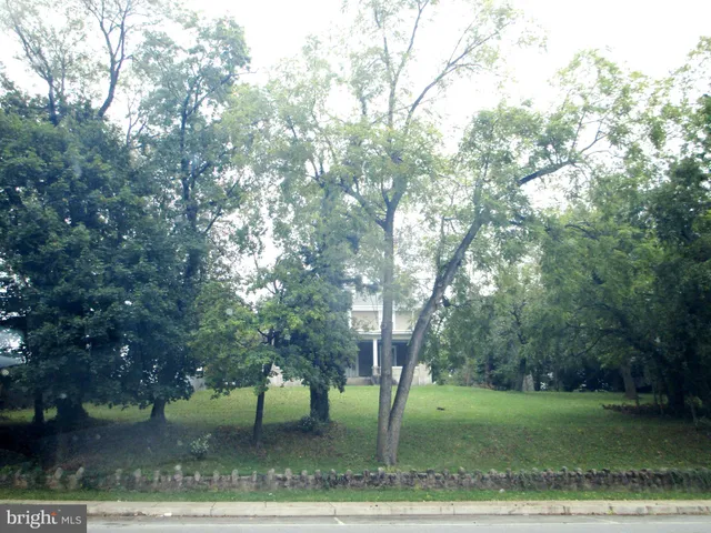 a view of outdoor space