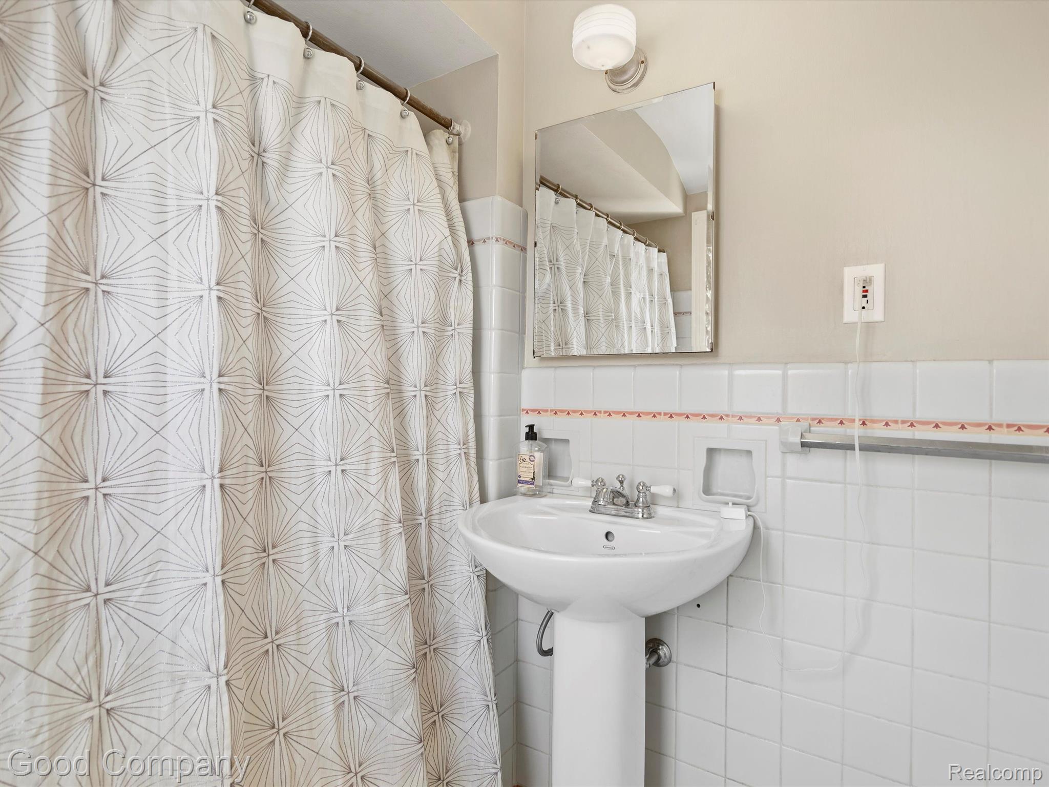 456 Moran Road Grosse Pointe, MI 48236 - Photo 24 of 36 Gallery Image 24