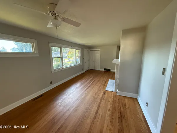 $1,500 | 2500 East 3rd Street, Greenville, NC 27858