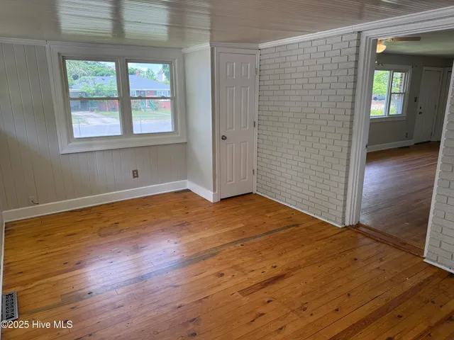 $1,500 | 2500 East 3rd Street, Greenville, NC 27858