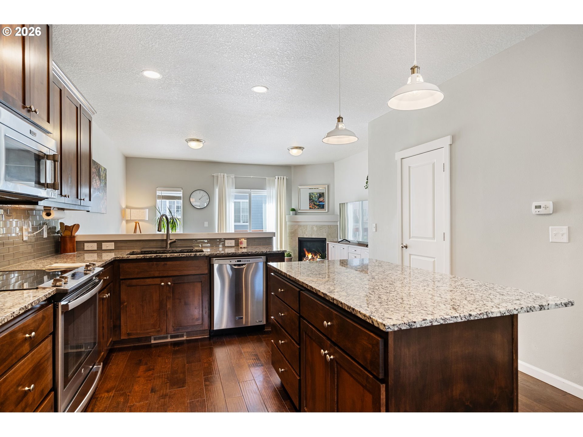 17408 Southwest Chris Street Beaverton, OR 97078 - Photo 4 of 31