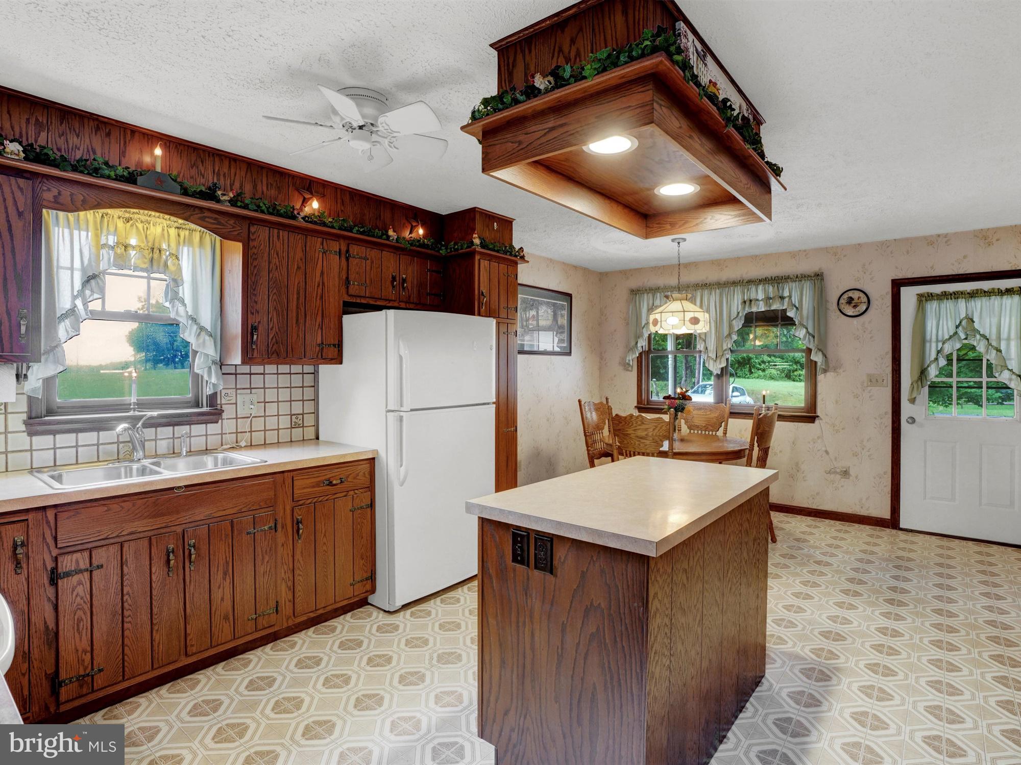 573 Gehman School Road Denver, PA 17517 - Photo 13 of 39 V3