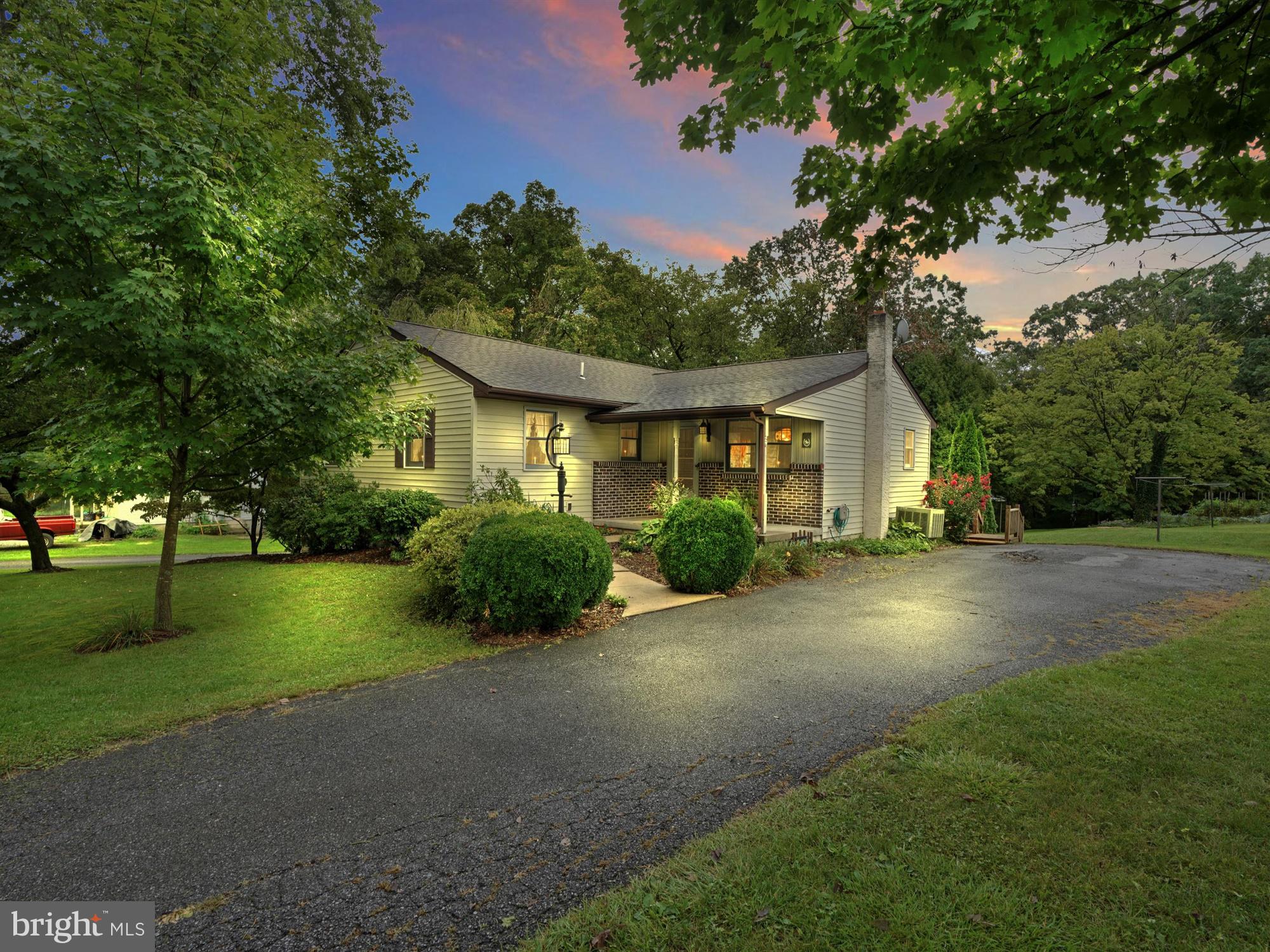 573 Gehman School Road Denver, PA 17517 - Photo 4 of 39 Front